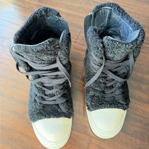 Rick Owens Black Shearling Geo-Basket Hi Top Sneakers size EU 44 Made in Italy